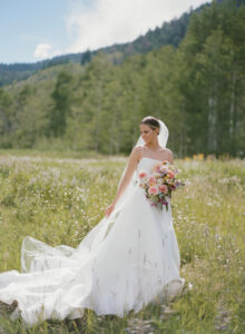 Colorado bride at Beanos Cabin