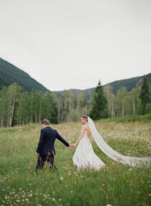 Colorado wedding photographer at Beanos Cabin