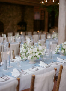 Reception flowers at Beanos Cabin 
